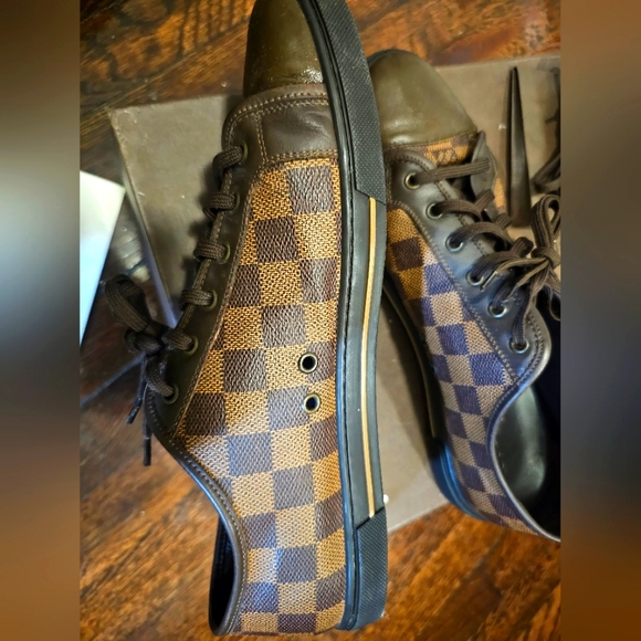 Louis Vuitton Men's US 9 Damier Graphite Punchy Sneaker - Picture 16 of 16